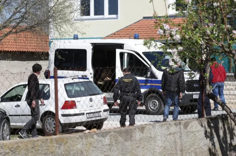 MJESTO UŽASA U ČISTOJ VELIKOJ: Policija pretražuje maslinik i kuću