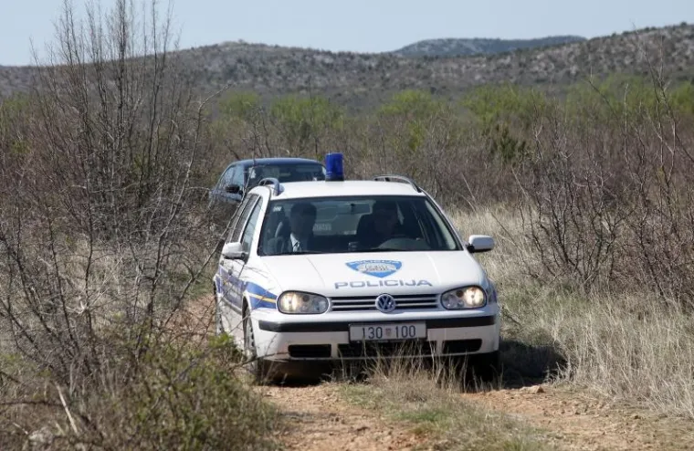 MJESTO UŽASA U ČISTOJ VELIKOJ: Policija pretražuje maslinik i kuću