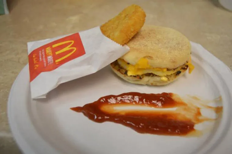 'ČISTO PRESE*AVANJE': Poku&scaron;ali od užasne hrane napraviti umjetničko djelo, pogledajte kako je to ispalo