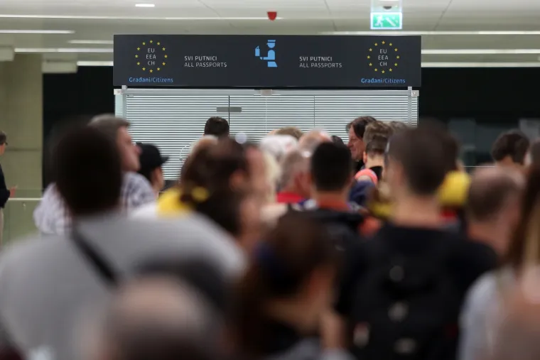 Prvi letovi na novom putničkom terminalu