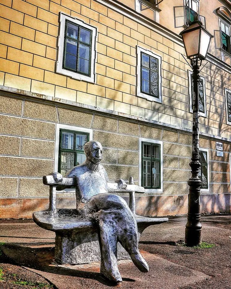 Kip. A.G. Mato&scaron;a na Storssmayerovom &scaron;etali&scaron;tu