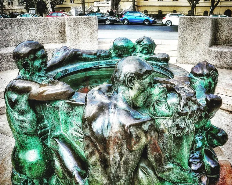 Zdenac života - kip Ivana Me&scaron;trovića