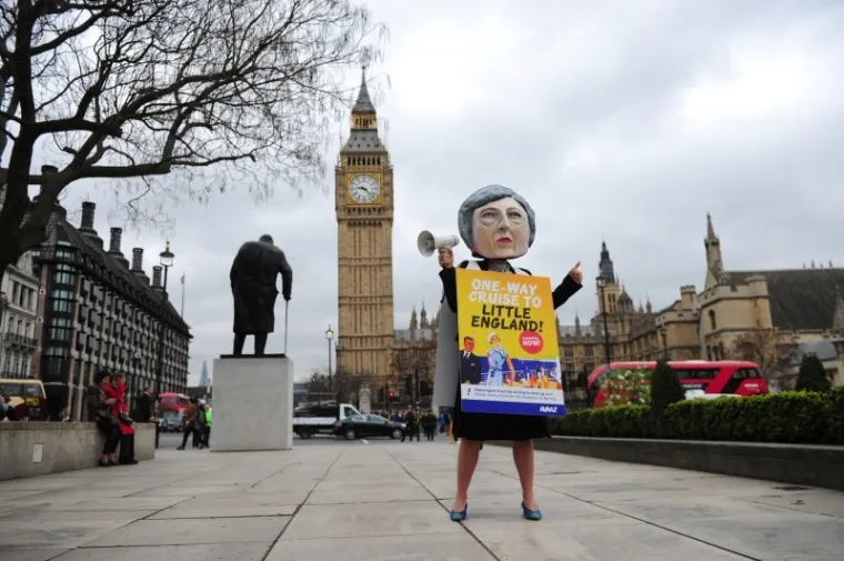 Uoči Brexita prosvjed pokrenula 'glavata Theresa May'