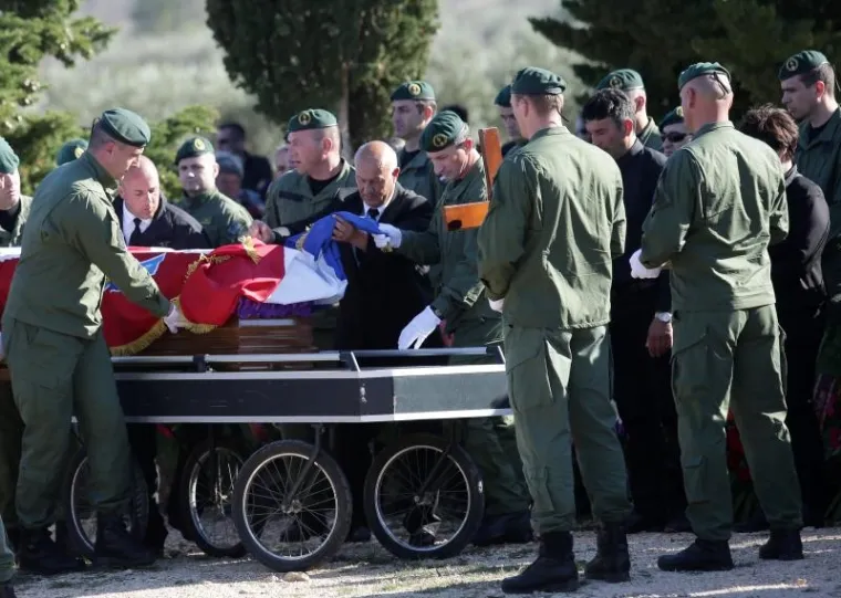 POKOPANI UBIJENI RODITELJI: Posljednji ispraćaj Silvane i Marina &Scaron;unjerge