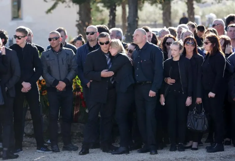 POKOPANI UBIJENI RODITELJI: Posljednji ispraćaj Silvane i Marina &Scaron;unjerge