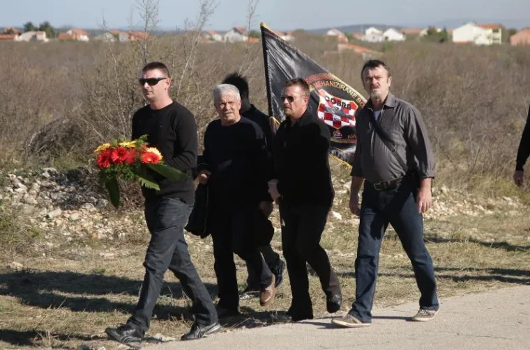 POKOPANI UBIJENI RODITELJI: Posljednji ispraćaj Silvane i Marina &Scaron;unjerge