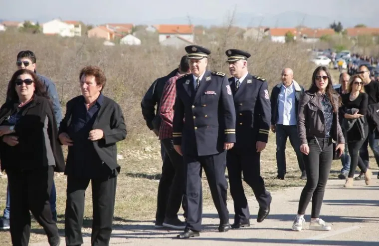 POKOPANI UBIJENI RODITELJI: Posljednji ispraćaj Silvane i Marina &Scaron;unjerge