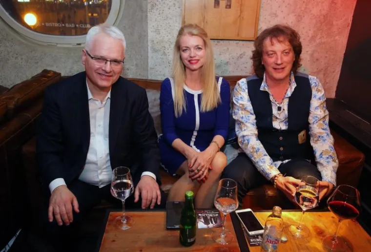 SVE OČI BILE SU UPRTE U 2CELLOS: Luka i Stjepan plijenili pažnju u zagrljaju svojih boljih polovica, Tamare i Jelene Rozge