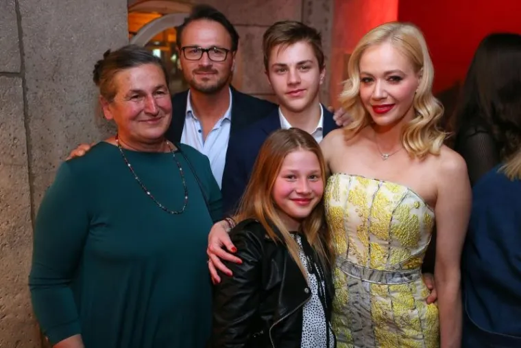 SVE OČI BILE SU UPRTE U 2CELLOS: Luka i Stjepan plijenili pažnju u zagrljaju svojih boljih polovica, Tamare i Jelene Rozge