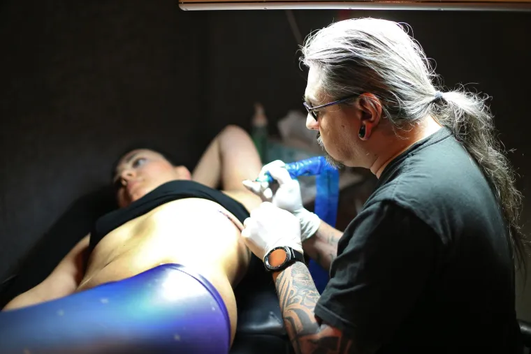 Zagreb: U Vintage Industrial baru održan 2. Memorijal tattoo &amp; piercing Crni