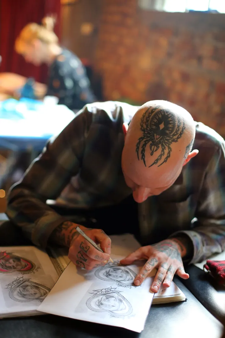 Zagreb: U Vintage Industrial baru održan 2. Memorijal tattoo &amp; piercing Crni