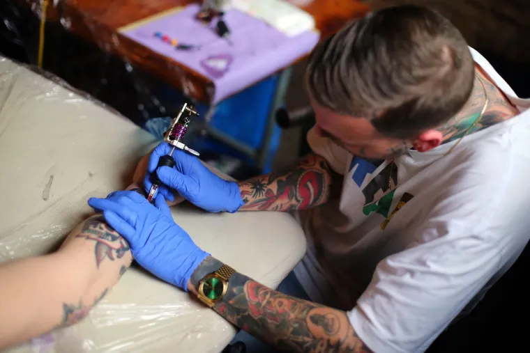 Zagreb: U Vintage Industrial baru održan 2. Memorijal tattoo &amp; piercing Crni