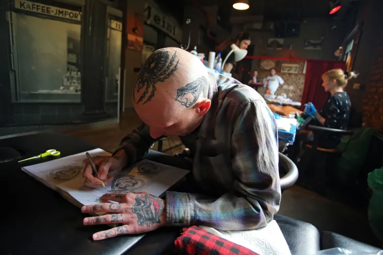 Zagreb: U Vintage Industrial baru održan 2. Memorijal tattoo &amp; piercing Crni