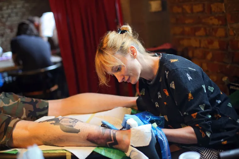 Zagreb: U Vintage Industrial baru održan 2. Memorijal tattoo &amp; piercing Crni