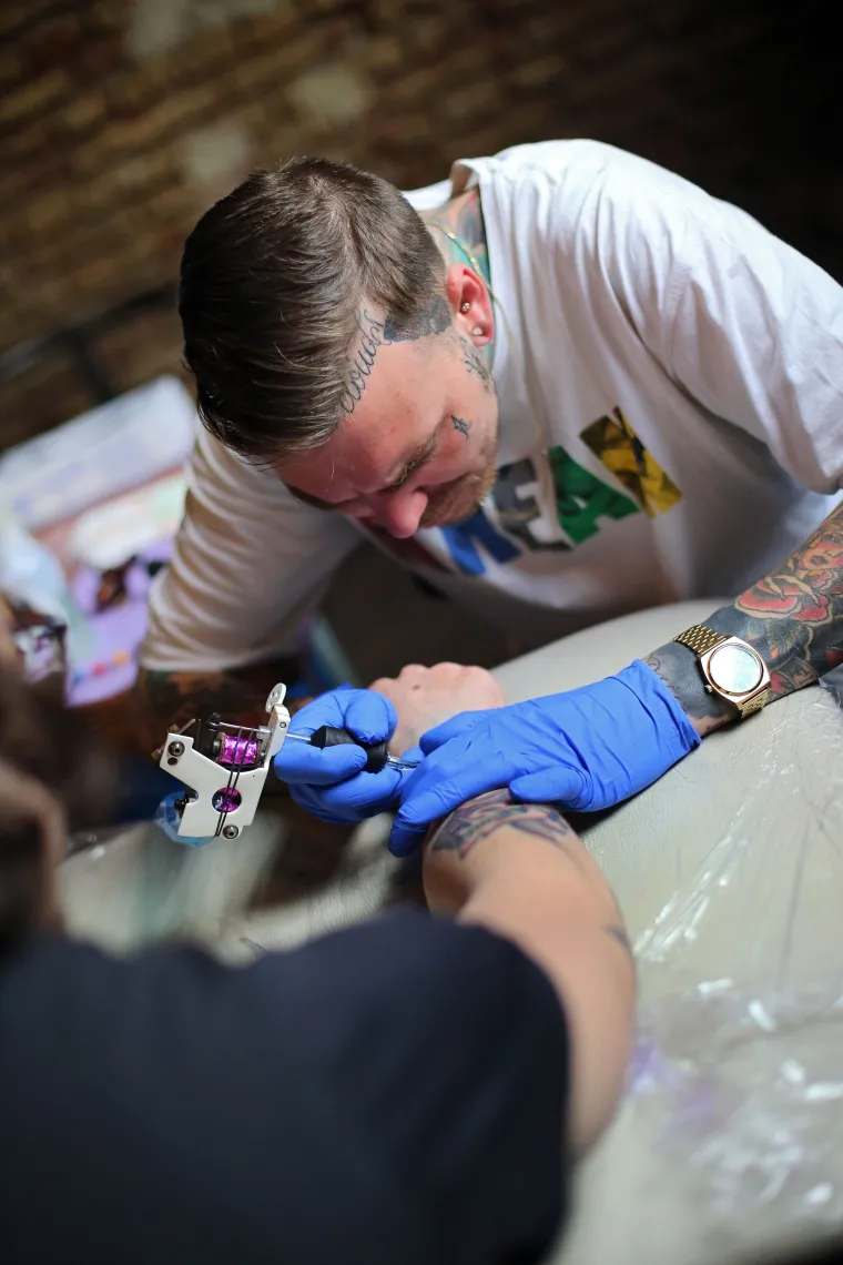 Zagreb: U Vintage Industrial baru održan 2. Memorijal tattoo &amp; piercing Crni