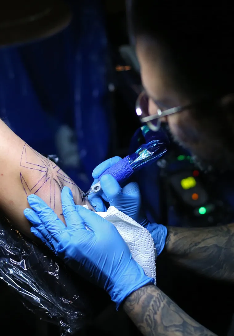 Zagreb: U Vintage Industrial baru održan 2. Memorijal tattoo &amp; piercing Crni