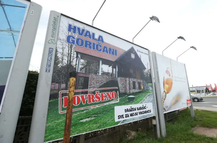 Provokacija predizbornim plakatima na ulazu u Veliku Goricu