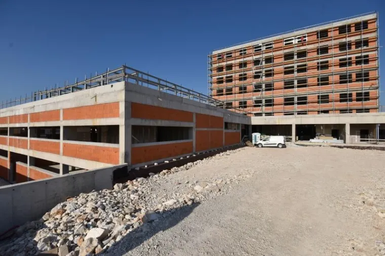 Boris Miletić i Valter Flego obi&scaron;li radove na izgradnji nove bolnice u Puli