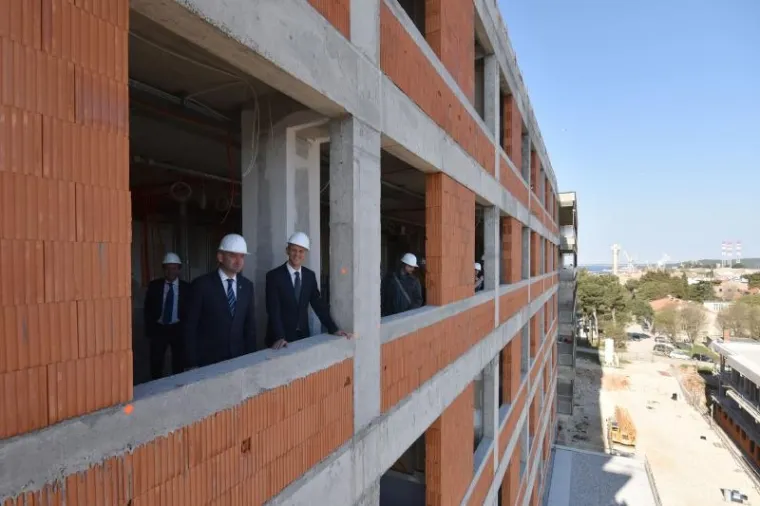 Boris Miletić i Valter Flego obi&scaron;li radove na izgradnji nove bolnice u Puli
