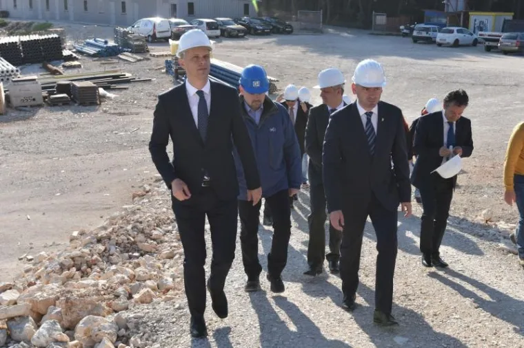 Boris Miletić i Valter Flego obi&scaron;li radove na izgradnji nove bolnice u Puli