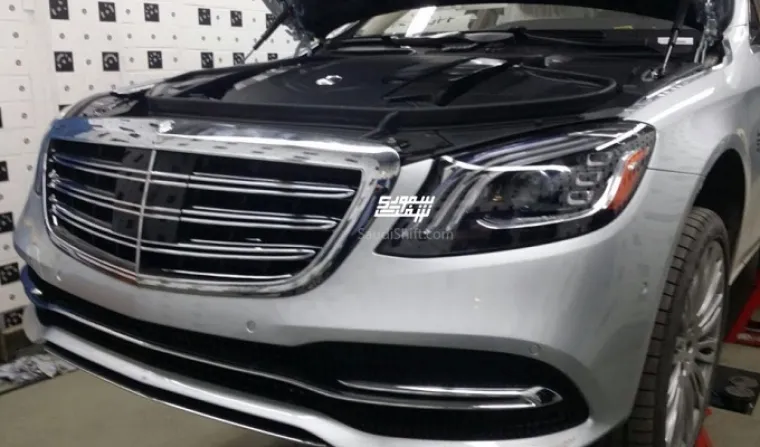 Fotografije otkrivaju model S560 za koji izvor tvrdi da će zamijeniti S550 i za koji se dodaje da će vjerojatno biti pogonjen novim 4,0-litrenim bi-turbo V8 motorom koji će razvijati 476 konjskih snaga.