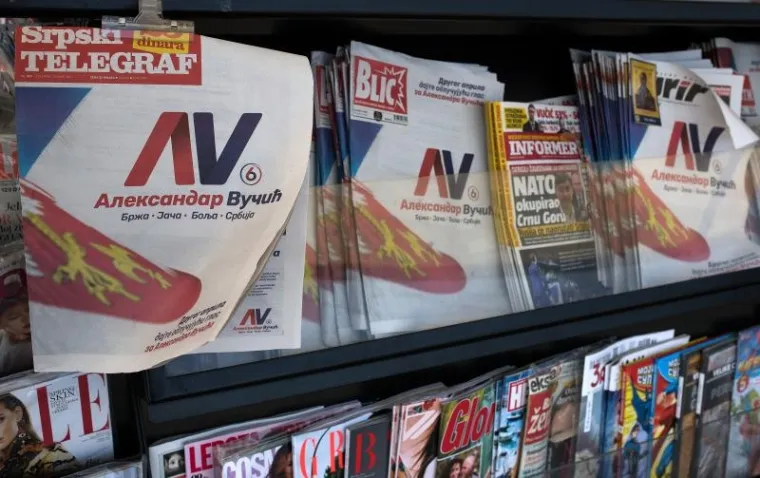 Tri dana prije izbora, Aleksandar Vučić platio je oglase  u gotovo svim srpskim novinama, osim Danasa
