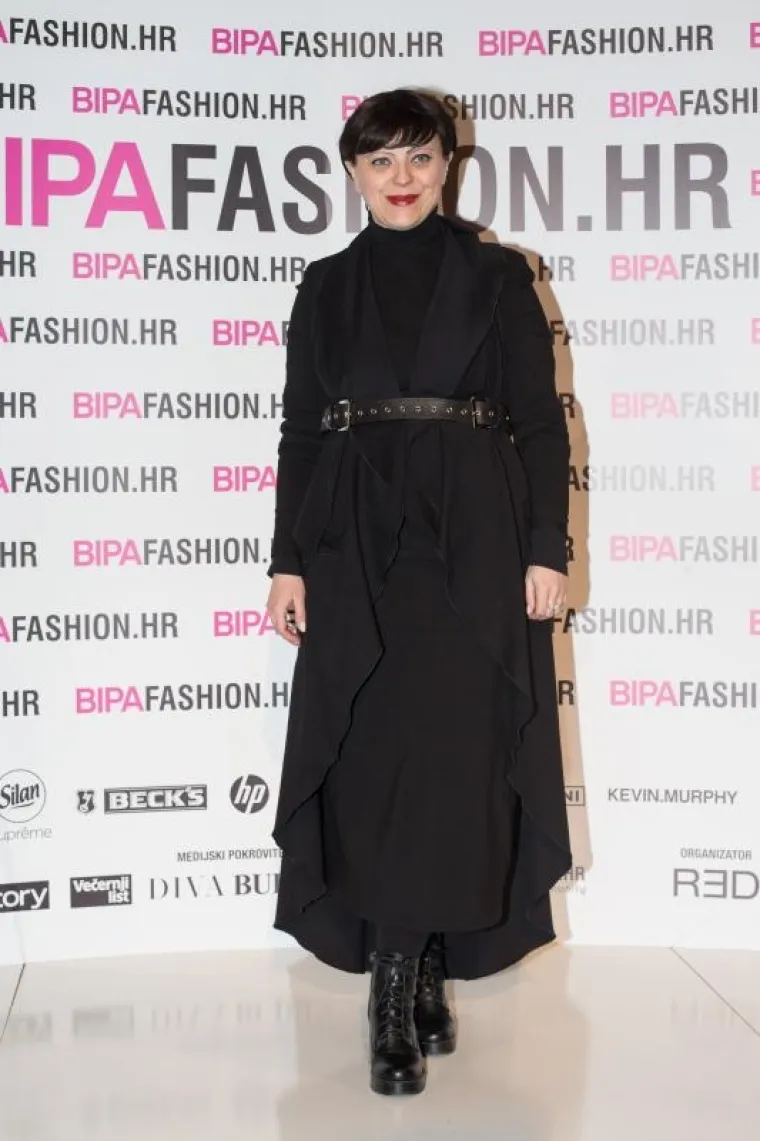 I na drugoj je večeri bilo zanimljivo, a svojom pojavom odu&scaron;evila je i Mirela Holy.