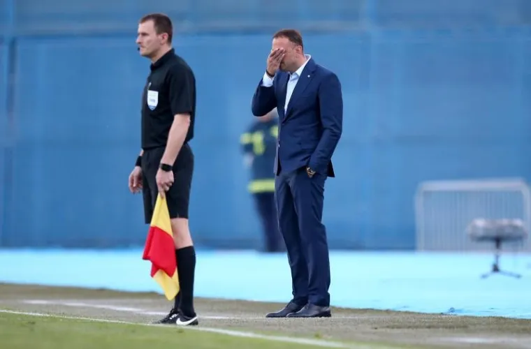 LUDNICA NA TRIBINAMA: Boysi se naklonili prvoj žrtvi domovinskog rata pa napravili bakljadu