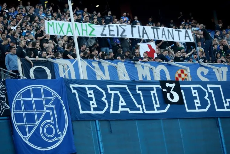 LUDNICA NA TRIBINAMA: Boysi se naklonili prvoj žrtvi domovinskog rata pa napravili bakljadu