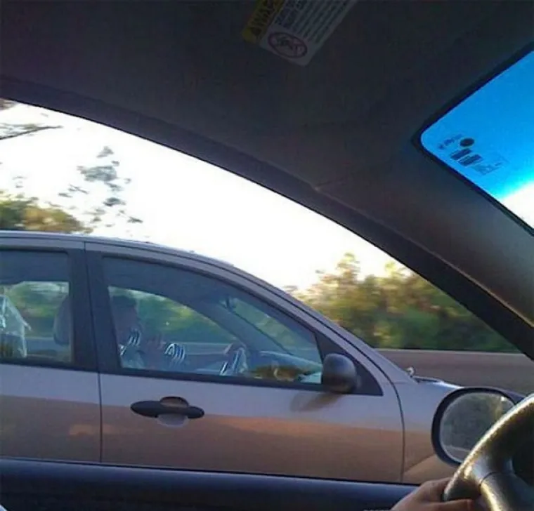 TKO JE NJIMA DAO VOZAČKU?! Opasnost na cesti vreba iza svakog zavoja, te&scaron;ko je povjerovati &scaron;to sve rade za volanom