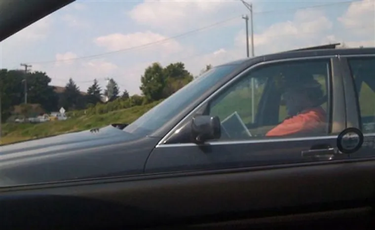 TKO JE NJIMA DAO VOZAČKU?! Opasnost na cesti vreba iza svakog zavoja, te&scaron;ko je povjerovati &scaron;to sve rade za volanom