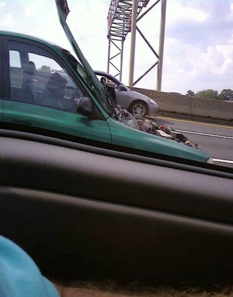 TKO JE NJIMA DAO VOZAČKU?! Opasnost na cesti vreba iza svakog zavoja, te&scaron;ko je povjerovati &scaron;to sve rade za volanom