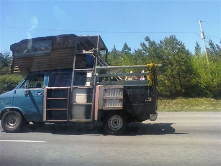 TKO JE NJIMA DAO VOZAČKU?! Opasnost na cesti vreba iza svakog zavoja, te&scaron;ko je povjerovati &scaron;to sve rade za volanom