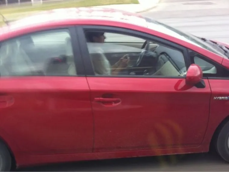 TKO JE NJIMA DAO VOZAČKU?! Opasnost na cesti vreba iza svakog zavoja, te&scaron;ko je povjerovati &scaron;to sve rade za volanom