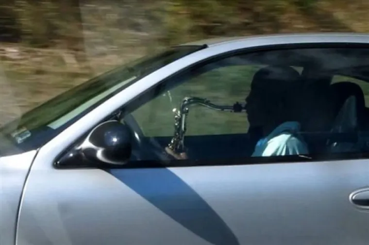 TKO JE NJIMA DAO VOZAČKU?! Opasnost na cesti vreba iza svakog zavoja, te&scaron;ko je povjerovati &scaron;to sve rade za volanom