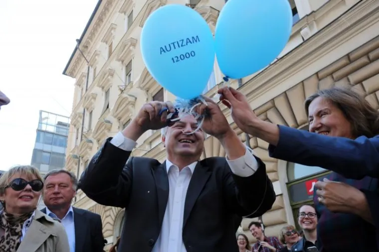 Puštanjem plavih balona u Rijeci obilježen Svjetski dan svjesnosti o autizmu