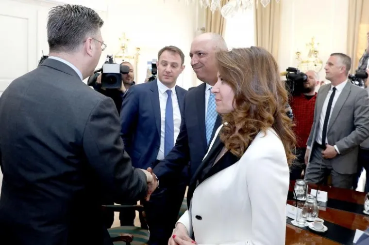 Predstavnici najvećih Agrokorovih dobavljača stigli su na sastanak u Banske dvore s predsjednikom Vlade Andrejem Plenkovićem i ministrima gospodarstva odnosno poljoprivrede.