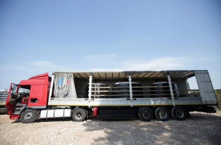 TRI &Scaron;LEPERA DOVEZLA GOSPU: Počela montaža kipa visokog 17 metara