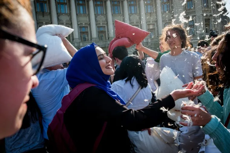 SVJETSKI DAN - ČEGA?! Ako ugledate ovakav prizor na ulici, ne brinite se. Postoji obja&scaron;njenje