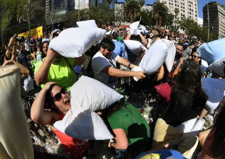 SVJETSKI DAN - ČEGA?! Ako ugledate ovakav prizor na ulici, ne brinite se. Postoji obja&scaron;njenje