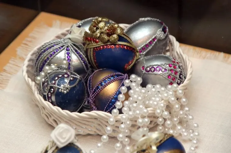 U šibenskoj gradskoj knjižnici "Juraj Šižgorić" Vera Trojan, samouka majstorica ukrašavanja pisanica otvorila je već tradicionalnu uskršnju izložbu Radost Uskrsa.