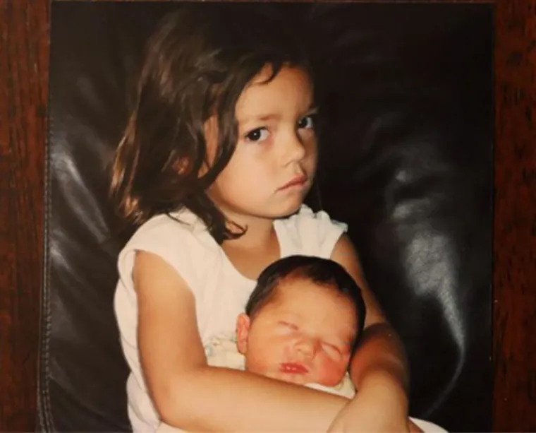 URNEBESNE FOTKE: Uhvatili trenutak kad su shvatili da će dobiti brata ili sestru