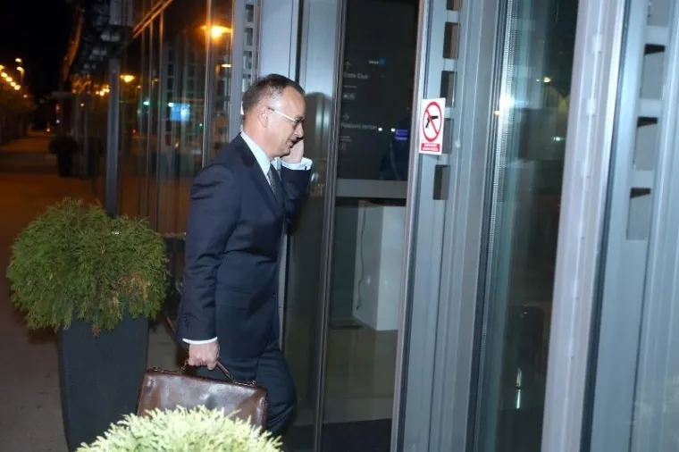 KASNONOĆNI PREGOVORI: Sinoć održan sastanak Agrokorovih dobavljača i bankara