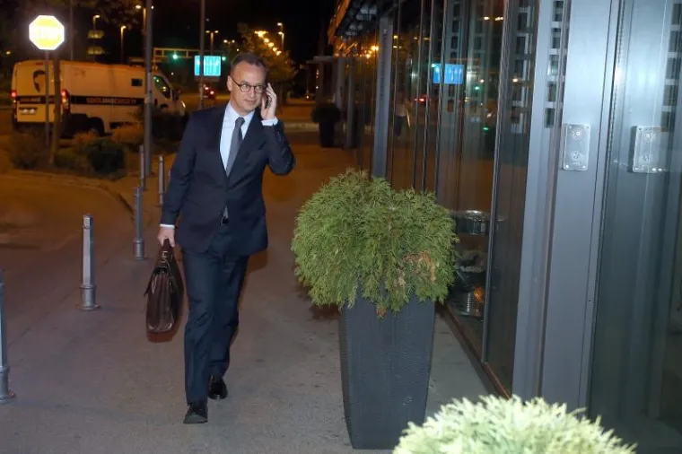 KASNONOĆNI PREGOVORI: Sinoć održan sastanak Agrokorovih dobavljača i bankara