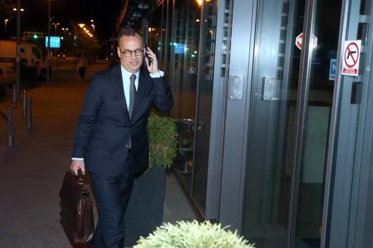 KASNONOĆNI PREGOVORI: Sinoć održan sastanak Agrokorovih dobavljača i bankara