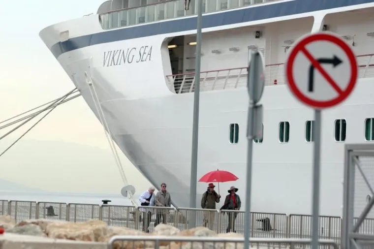 MOĆNI VIKING STIGAO U SPLIT: Kruzer Viking Ocean Cruises prvi je koji je uplovio na novi vanjski gat