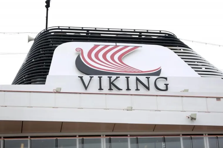 MOĆNI VIKING STIGAO U SPLIT: Kruzer Viking Ocean Cruises prvi je koji je uplovio na novi vanjski gat