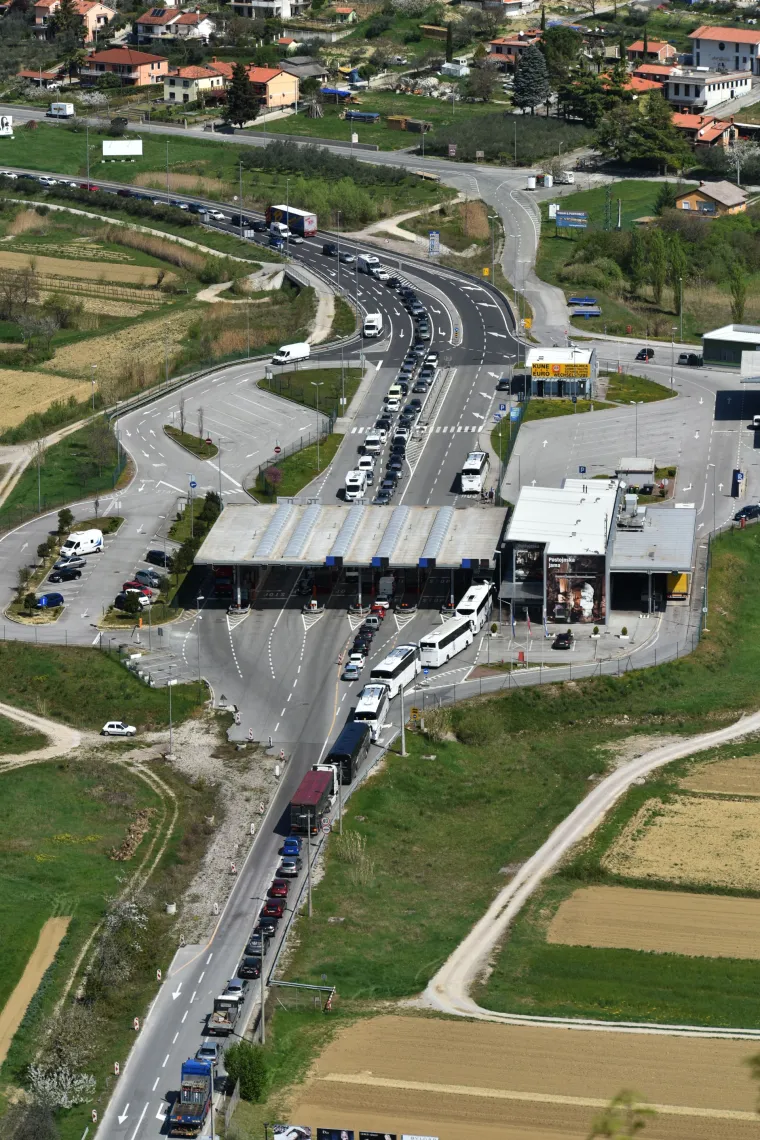 Velike gužve na graničnom prijelazu Ka&scaron;tel