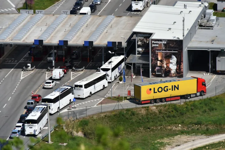Velike gužve na graničnom prijelazu Ka&scaron;tel