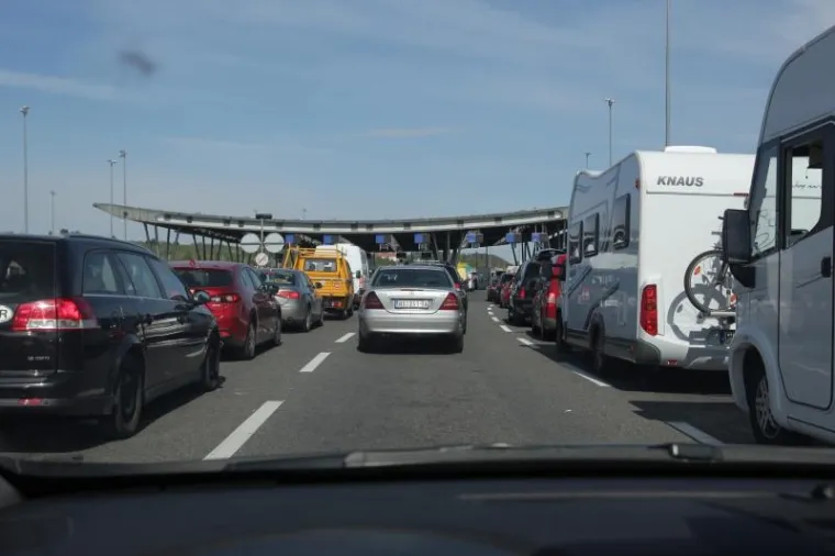 Bregana: poo&scaron;trenje kontrola izazvalo je gužvu na hrvatsko-slovenskoj granici